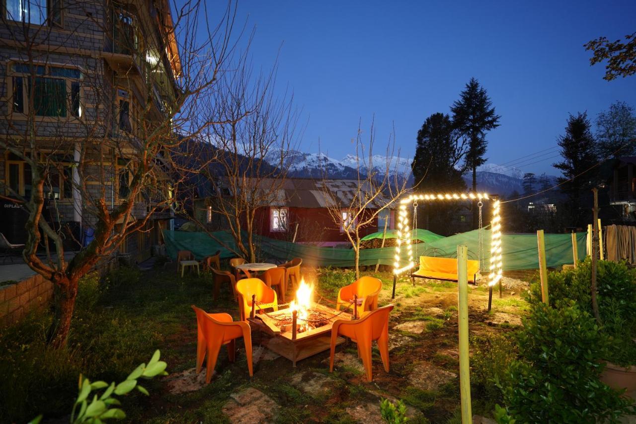 Woods Villa- A Luxury Mountains View Cottages Manali  Exterior photo