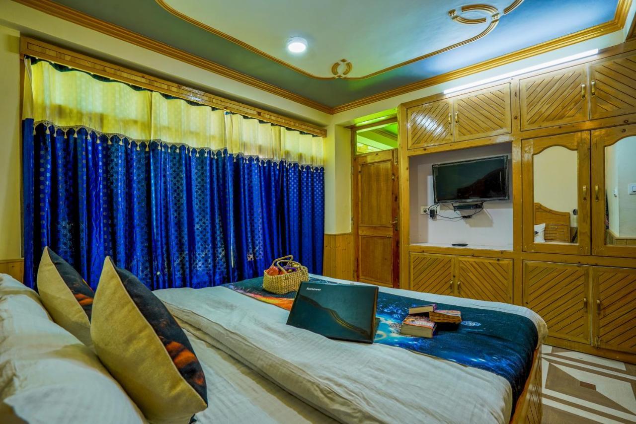 Woods Villa- A Luxury Mountains View Cottages Manali  Exterior photo