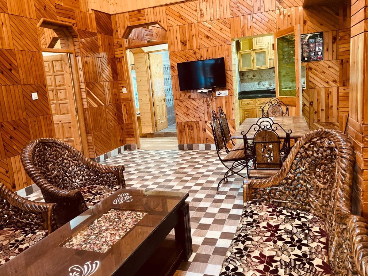 Woods Villa- A Luxury Mountains View Cottages Manali  Exterior photo