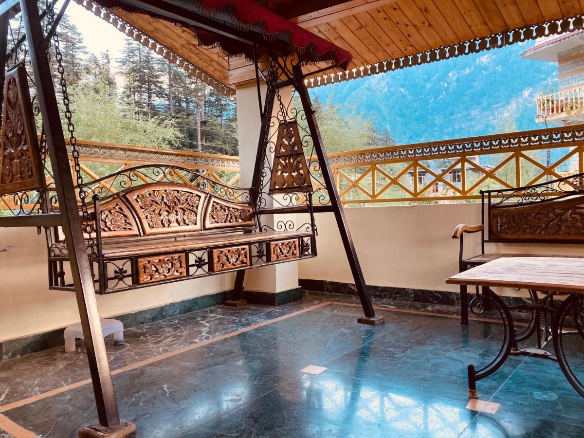 Woods Villa- A Luxury Mountains View Cottages Manali  Exterior photo