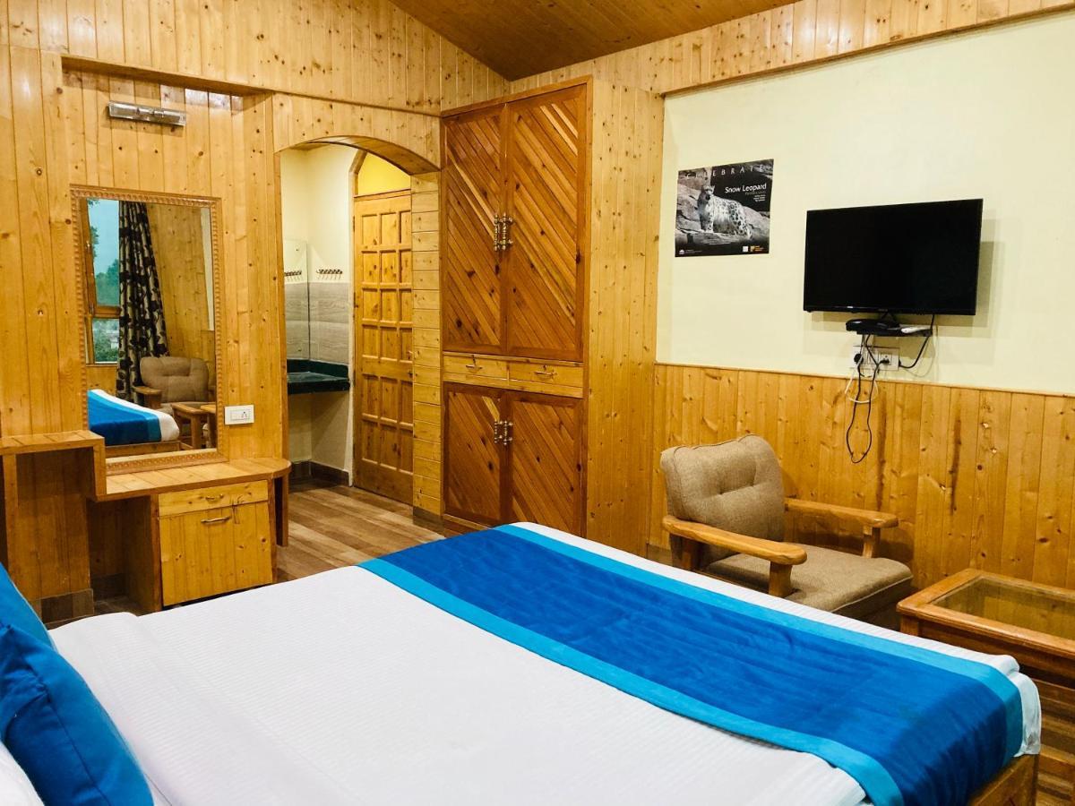 Woods Villa- A Luxury Mountains View Cottages Manali  Exterior photo