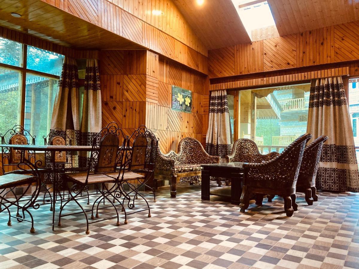 Woods Villa- A Luxury Mountains View Cottages Manali  Exterior photo